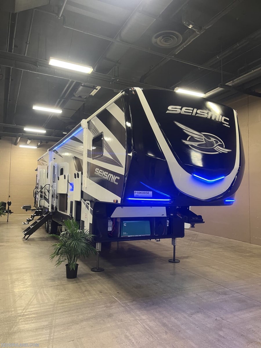 2023 Jayco Seismic 359 2023 Jayco Seismic 359
