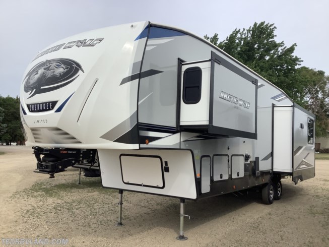 2022 Forest River Arctic Wolf 3550 SUITE - Used Fifth Wheel For Sale by Ted