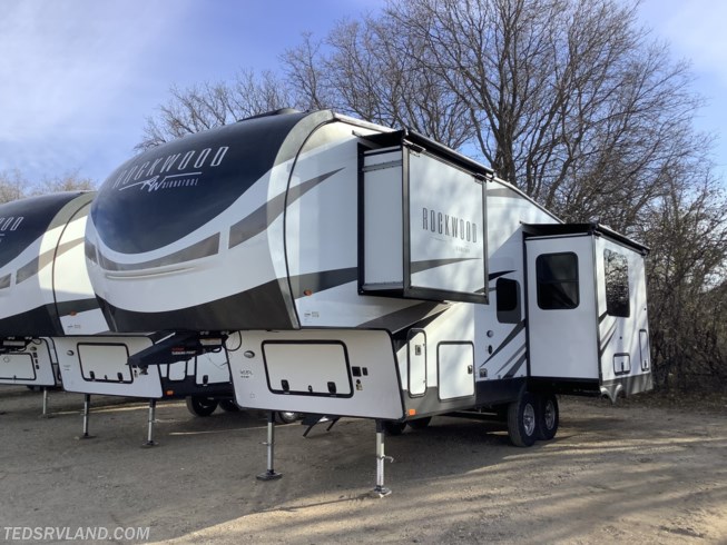 2024 Forest River Rockwood Signature 301RK - New Fifth Wheel For Sale by Ted