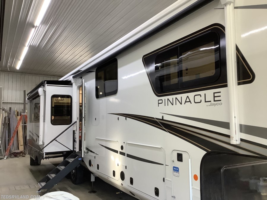 2024 Jayco Pinnacle 37MDQS 2024 Jayco Pinnacle 37MDQS