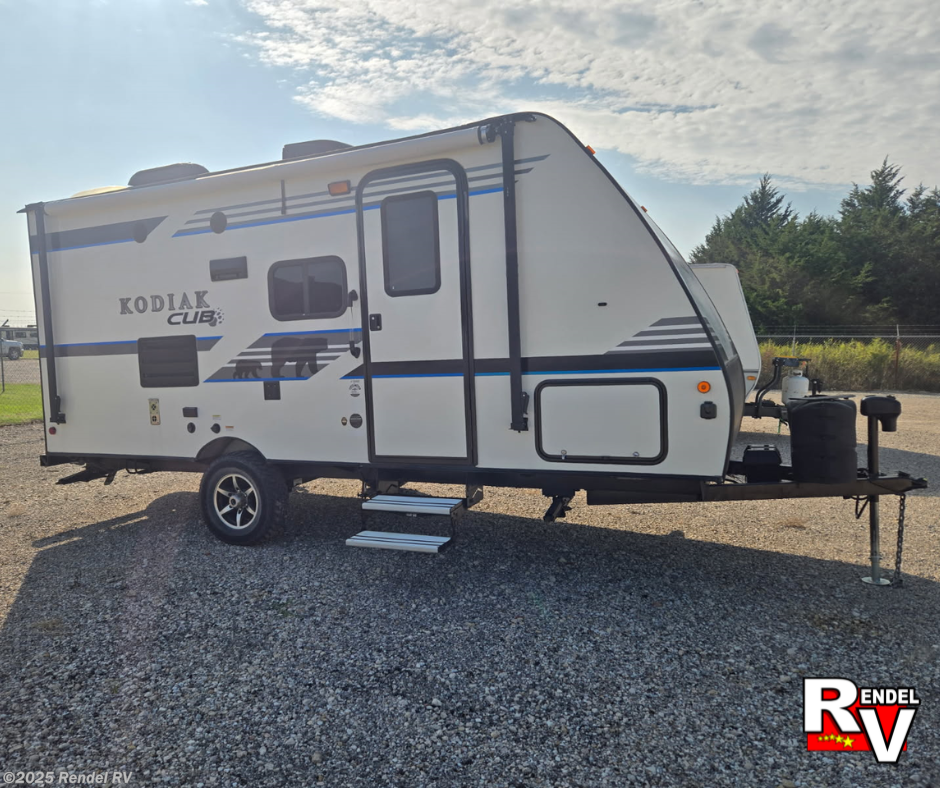 Call now about this 2019 Dutchmen Kodiak 175BH! 2019 Dutchmen Kodiak 175BH - Used Travel Trailer For Sale by Rendel RV in Rice, Texas features Water Heater, Bunk Beds, Converter, Air Conditioning, Refrigerator