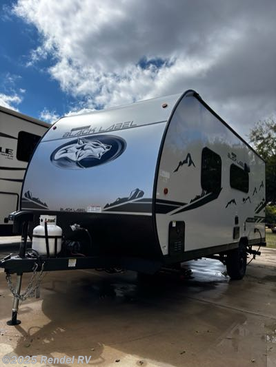 Contact us now about this 2024 Forest River Cherokee Wolf Pup Black Label 16FQBLW! 2024 Cherokee Wolf Pup Black Label 16FQBLW by Forest River from Rendel RV in Rice, Texas