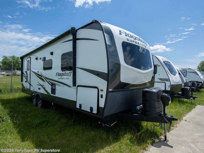 Email now about this 2022 Forest River Flagstaff Super Lite 26RBWS! Used 2022 Forest River Flagstaff Super Lite 26RBWS available in Grand Rapids, Michigan
