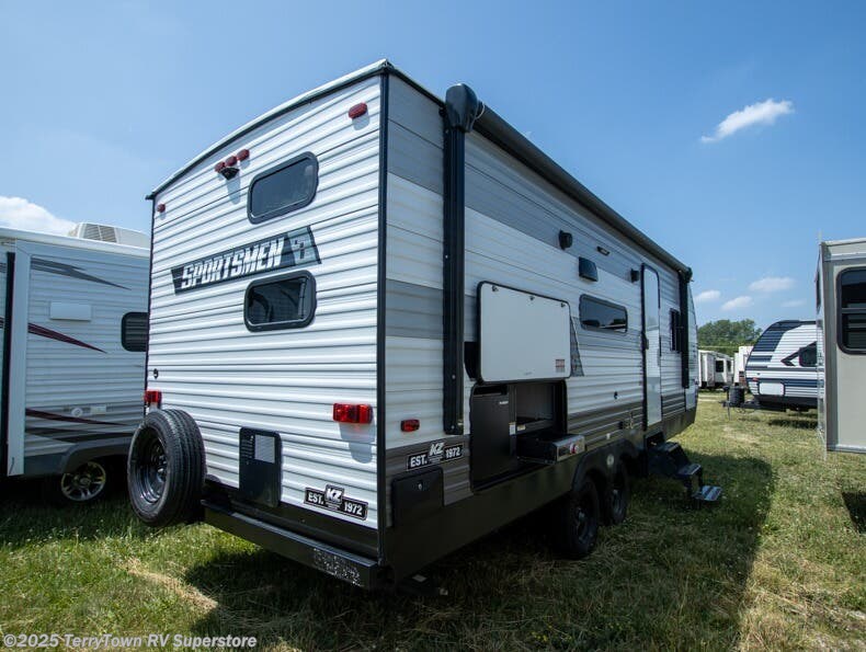 Used 2022 K-Z Sportsmen SE 231BHKSE available in Grand Rapids, Michigan