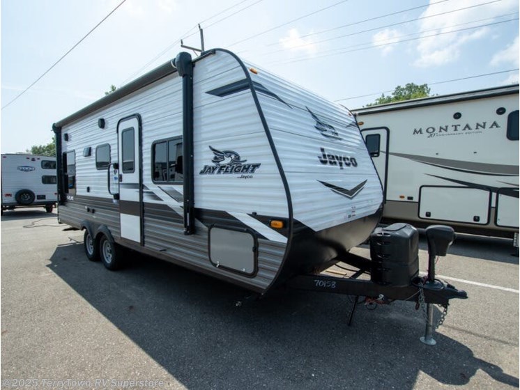 Email now about this 2022 Jayco Jay Flight SLX 8 212QB! Used 2022 Jayco Jay Flight SLX 8 212QB available in Grand Rapids, Michigan