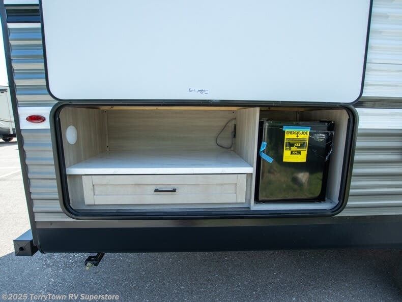 Contact us now about this 2026 Starcraft Autumn Ridge 26DBS! 2026 Autumn Ridge 26DBS by Starcraft from TerryTown RV Superstore in Grand Rapids, Michigan