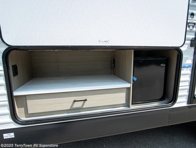 Contact us now about this 2026 Jayco Jay Flight SLX 263BHS! 2026 Jay Flight SLX 263BHS by Jayco from TerryTown RV Superstore in Grand Rapids, Michigan