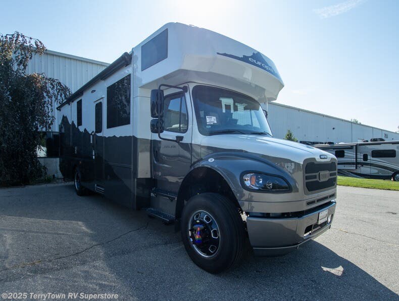 Email now about this 2026 Dynamax Corp Europa 32KD! New 2026 Dynamax Corp Europa 32KD available in Grand Rapids, Michigan