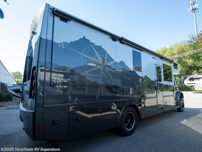 New 2026 Dynamax Corp Europa 32KD available in Grand Rapids, Michigan