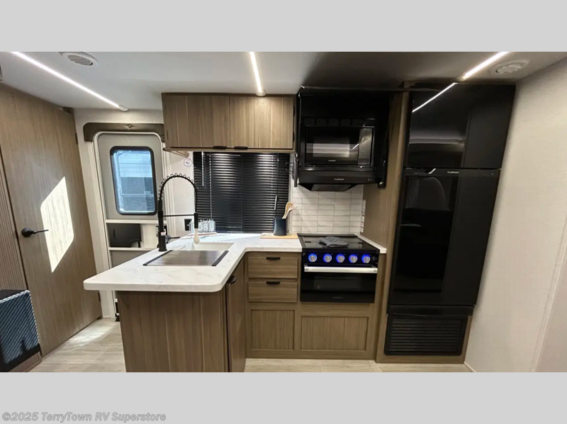 Contact us now about this 2026 Forest River Salem Cruise Lite 273QBXL! 2026 Salem Cruise Lite 273QBXL by Forest River from TerryTown RV Superstore in Grand Rapids, Michigan