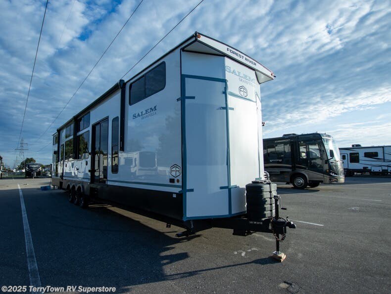 Email now about this 2026 Forest River Salem Grand Villa 42ZEN! New 2026 Forest River Salem Grand Villa 42ZEN available in Grand Rapids, Michigan