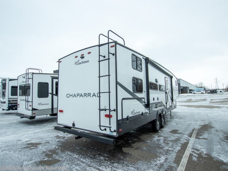 Contact us now about this 2022 Coachmen Chaparral Lite 274BH! 2022 Chaparral Lite 274BH by Coachmen from TerryTown RV Superstore in Grand Rapids, Michigan