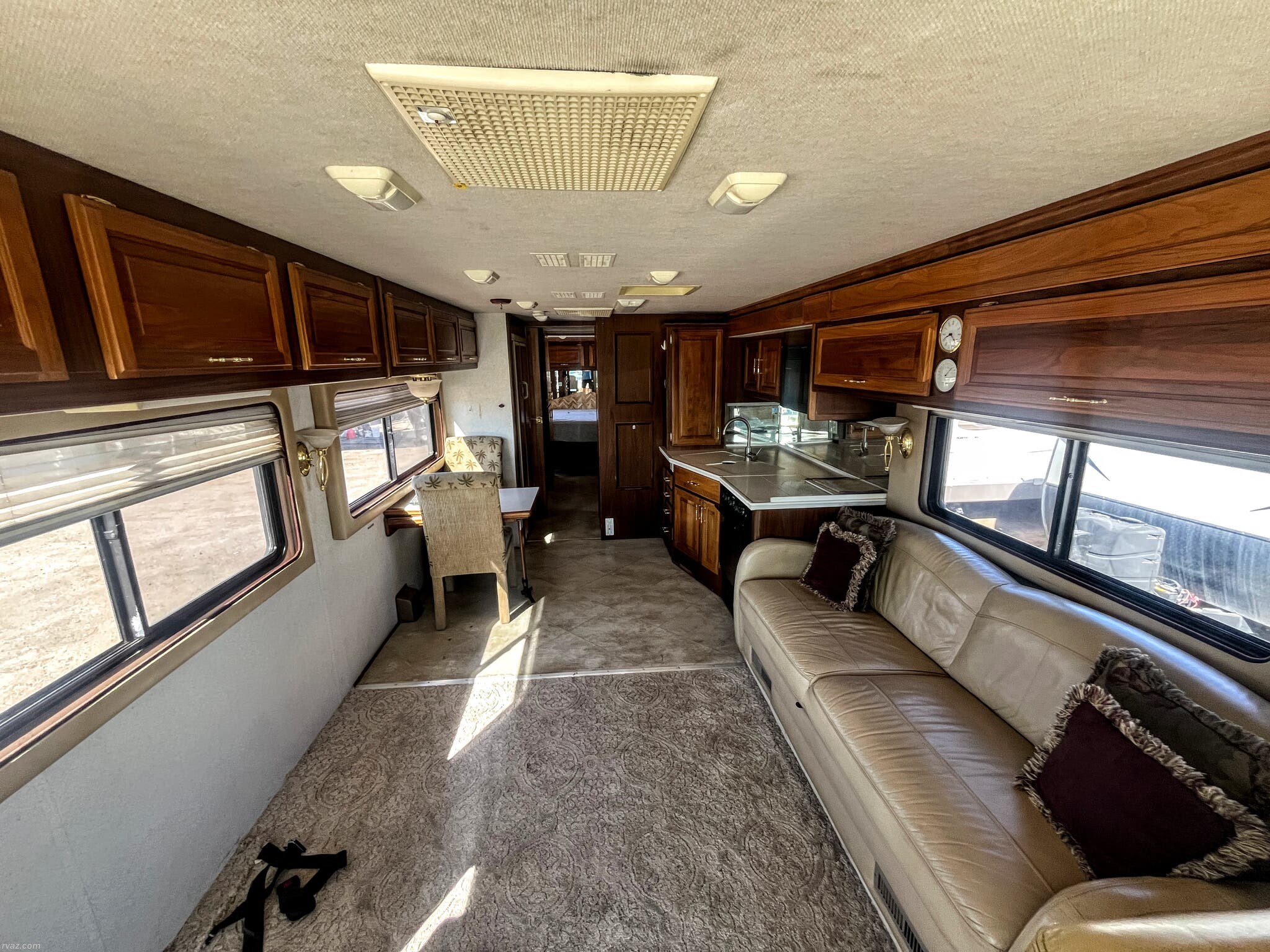 Used 2000 Fleetwood Discovery 37V available in Mesa, Arizona