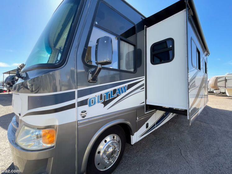 Email now about this 2011 Thor Motor Coach Outlaw 3611! Used 2011 Thor Motor Coach Outlaw 3611 available in Mesa, Arizona