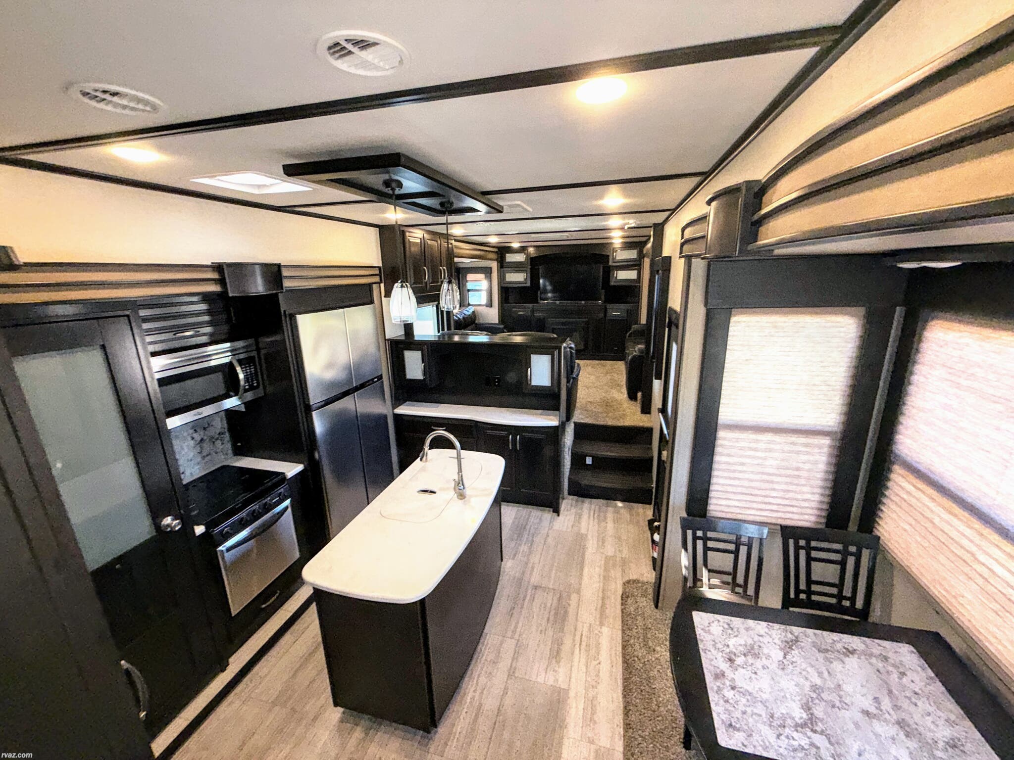 Email now about this 2016 Grand Design Momentum 376TH! Used 2016 Grand Design Momentum 376TH available in Mesa, Arizona