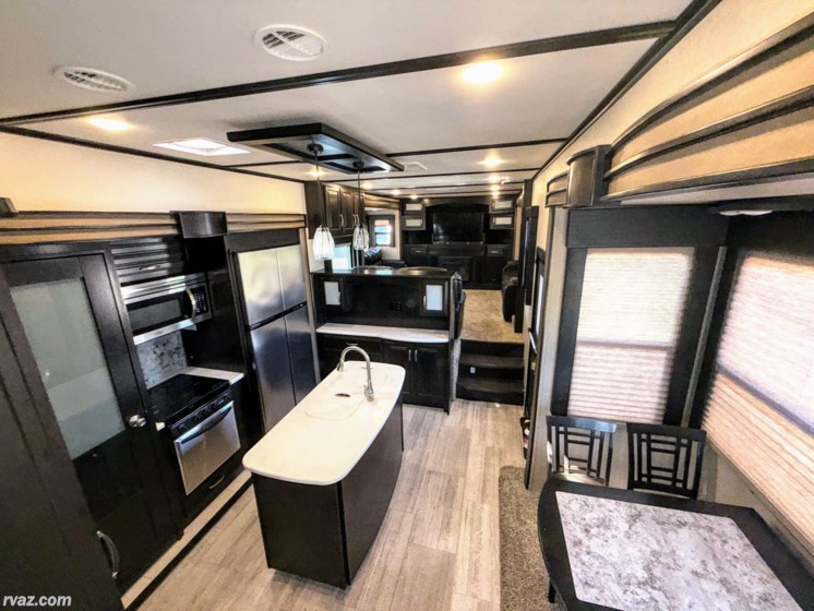 Email now about this 2016 Grand Design Momentum 376TH! Used 2016 Grand Design Momentum 376TH available in Mesa, Arizona