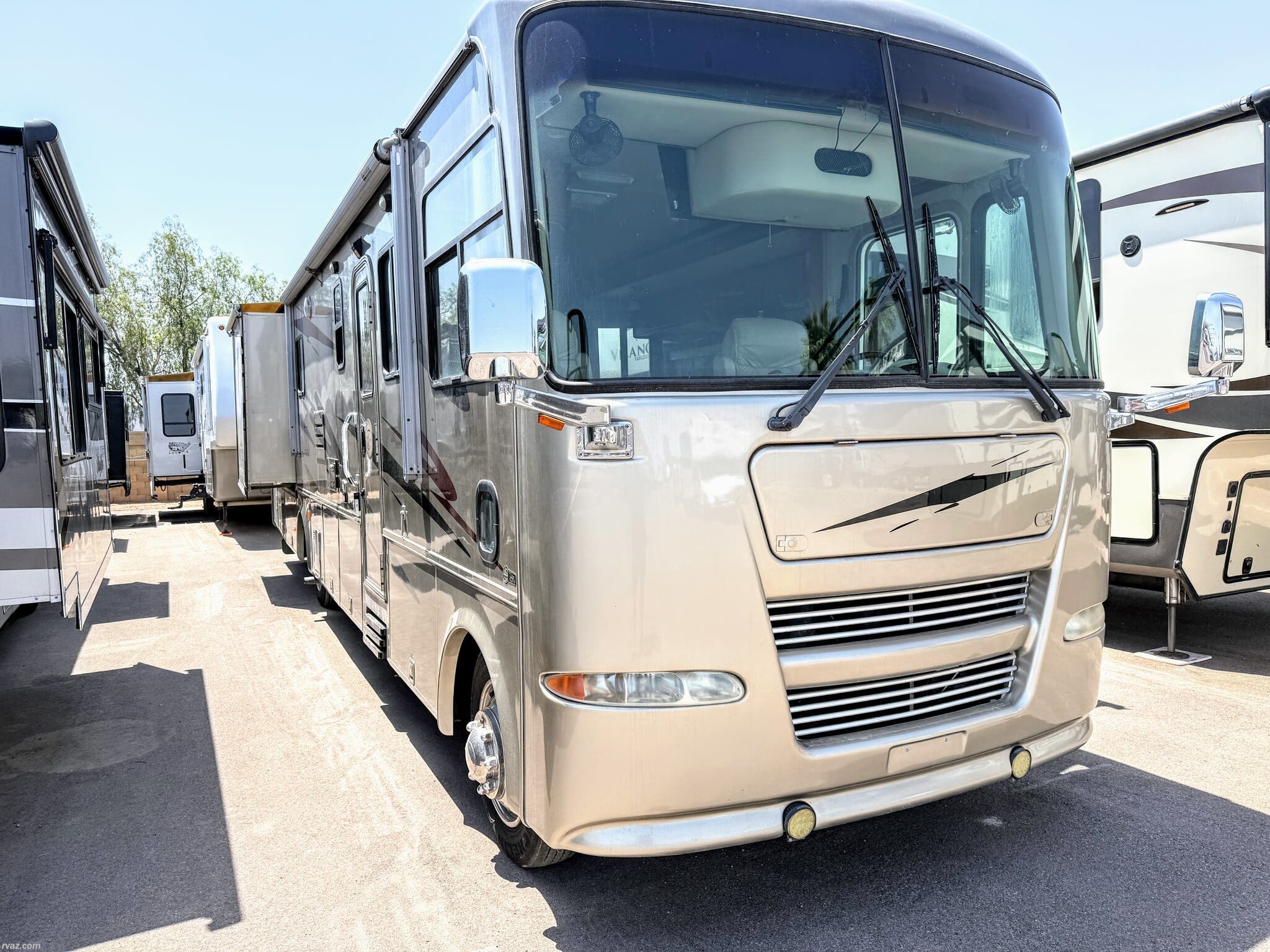 Call now about this 2005 Tiffin Allegro 38TDB! 2005 Tiffin Allegro 38TDB - Used Class A For Sale by RV AZ Corral in Mesa, Arizona features CO Detector, Full Body Paint, Medicine Cabinet, Leather Furniture, Stereo System