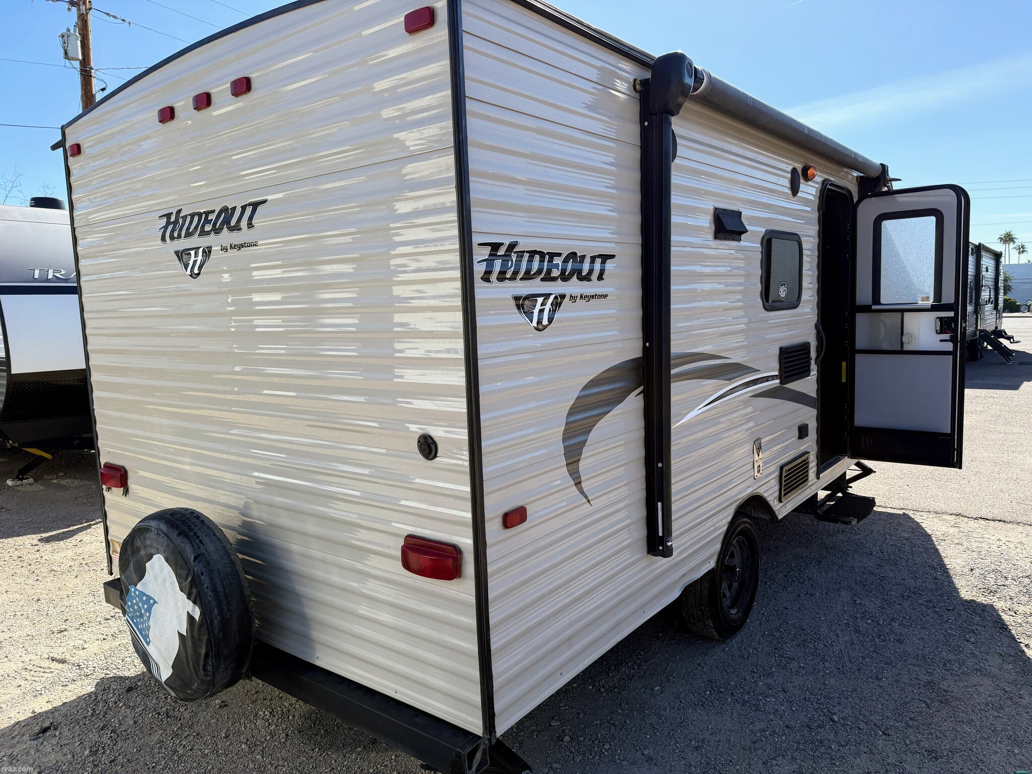 Call now about this 2018 Keystone Hideout 175LHS! 2018 Keystone Hideout 175LHS - Used Travel Trailer For Sale by RV AZ Corral in Mesa, Arizona features Non-Smoking Unit