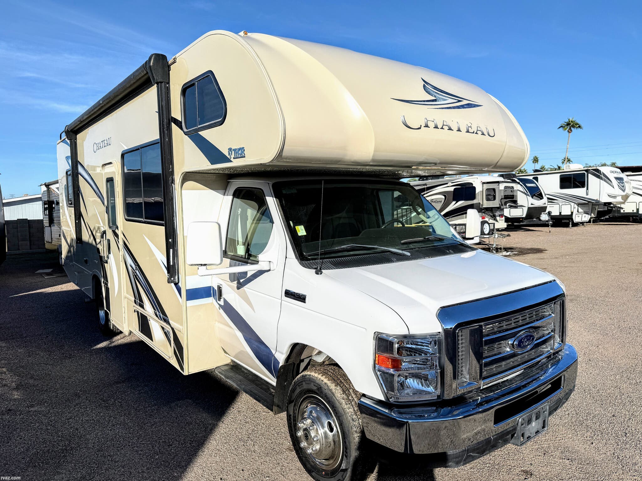 Call now about this 2020 Thor Motor Coach Chateau 28A! 2020 Thor Motor Coach Chateau 28A - Used Class C For Sale by RV AZ Corral in Mesa, Arizona