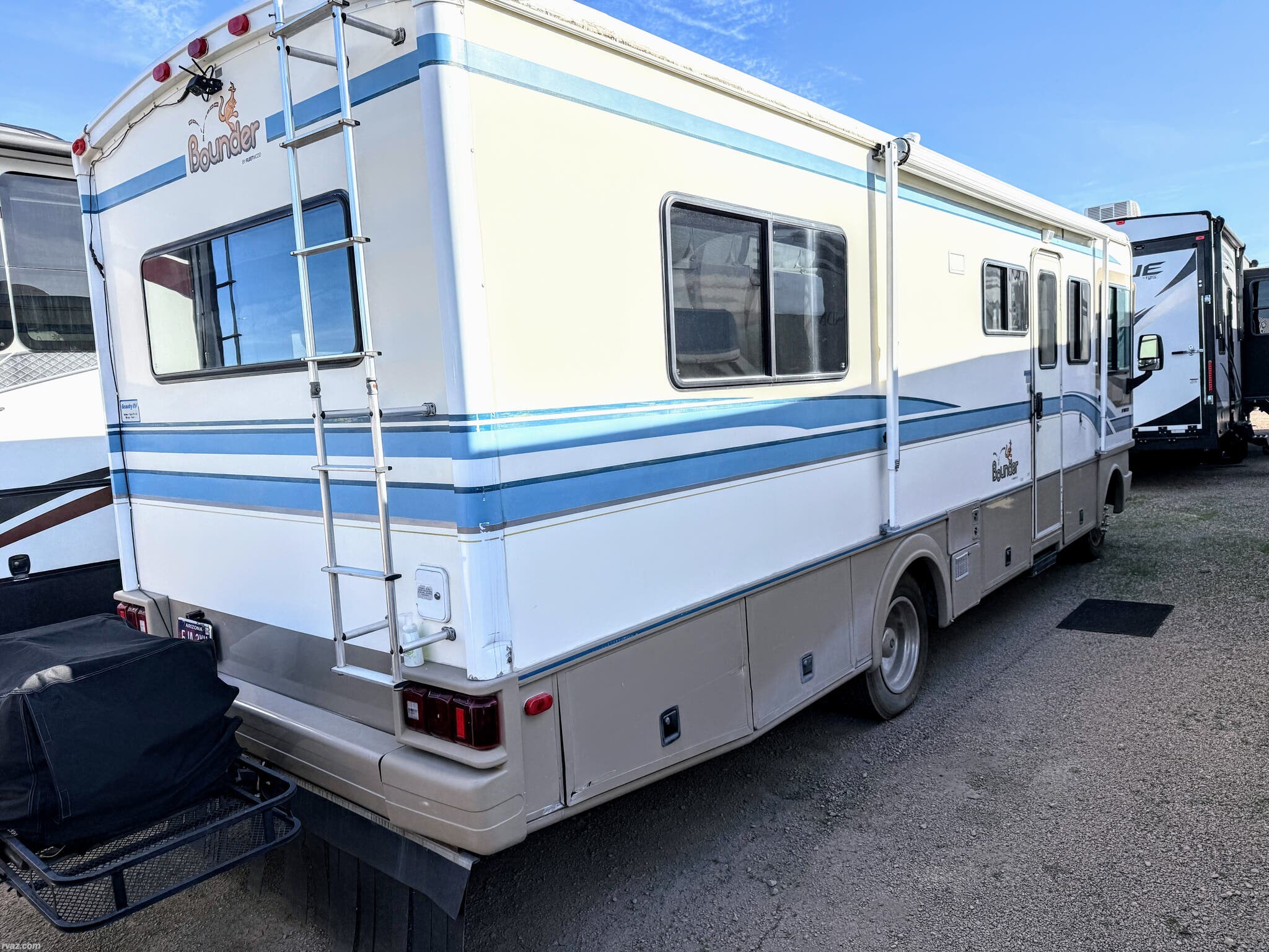 Contact us now about this 1999 Fleetwood Bounder 28T! 1999 Bounder 28T by Fleetwood from RV AZ Corral in Mesa, Arizona