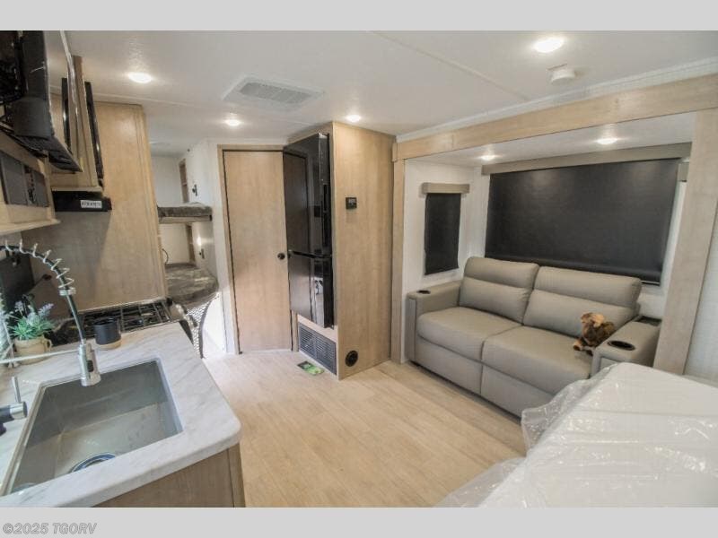 Contact us now about this 2025 Palomino Solaire 2085BHS! 2025 Solaire 2085BHS by Palomino from TGORV in Greeley, Colorado