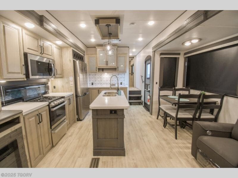 Used 2024 Keystone Alpine Avalanche Edition 321RL available in Greeley, Colorado