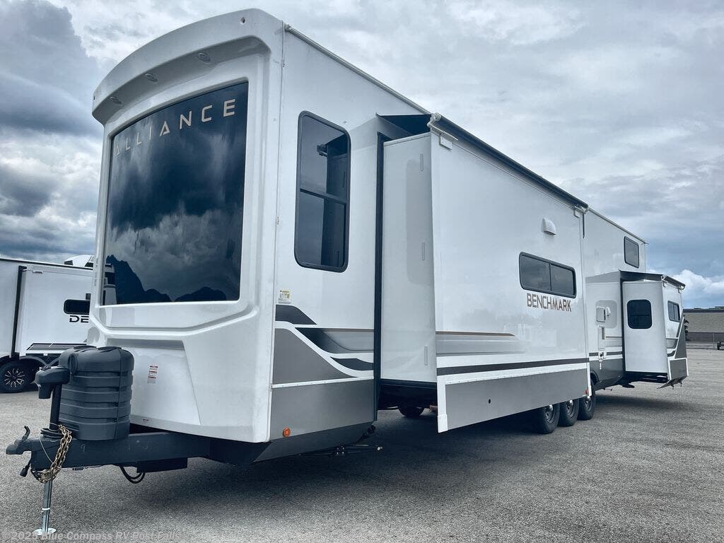 Contact us now about this 2026 Alliance RV Benchmark 42LFT! 2026 Benchmark 42LFT by Alliance RV from Blue Compass RV Post Falls in Post Falls, Idaho