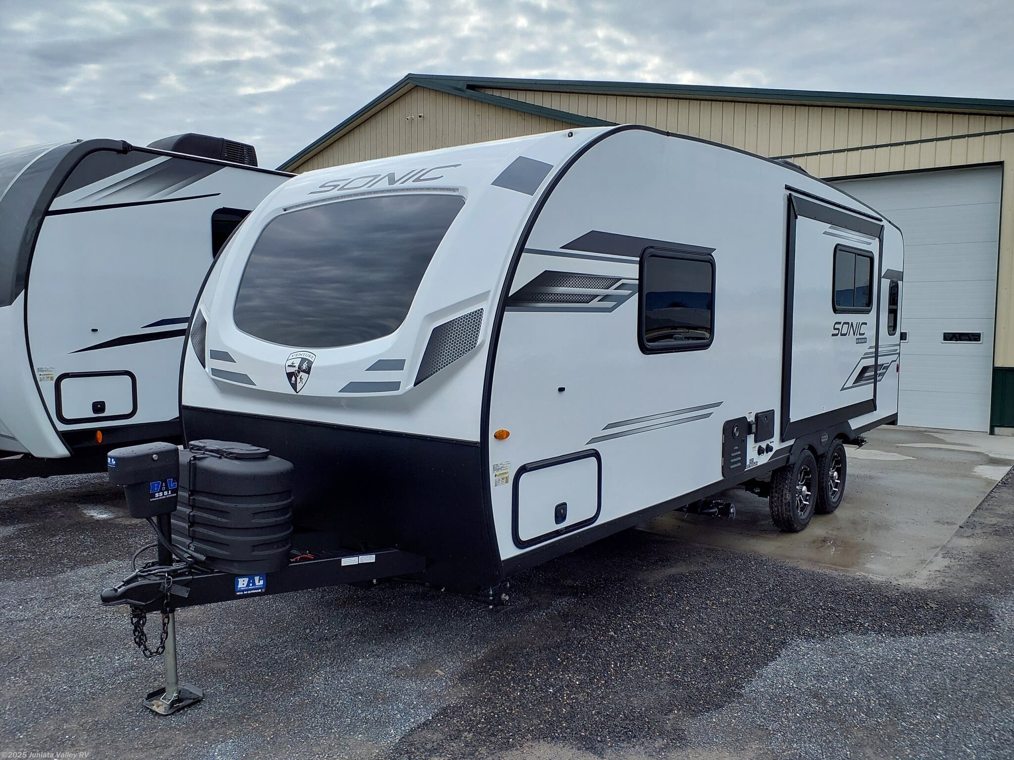 New 2025 Venture RV Sonic SN231VRL available in Mifflintown, Pennsylvania