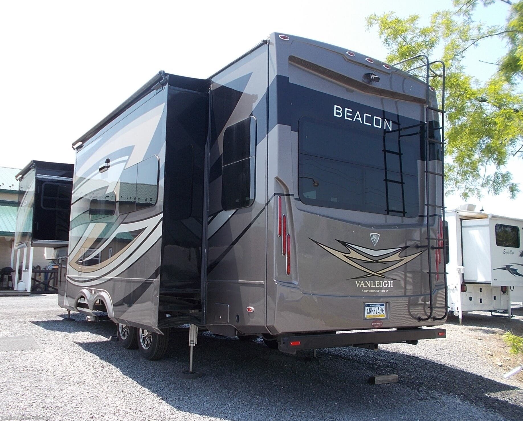 Contact us now about this 2022 Vanleigh Beacon 34RLB! 2022 Beacon 34RLB by Vanleigh from Juniata Valley RV in Mifflintown, Pennsylvania