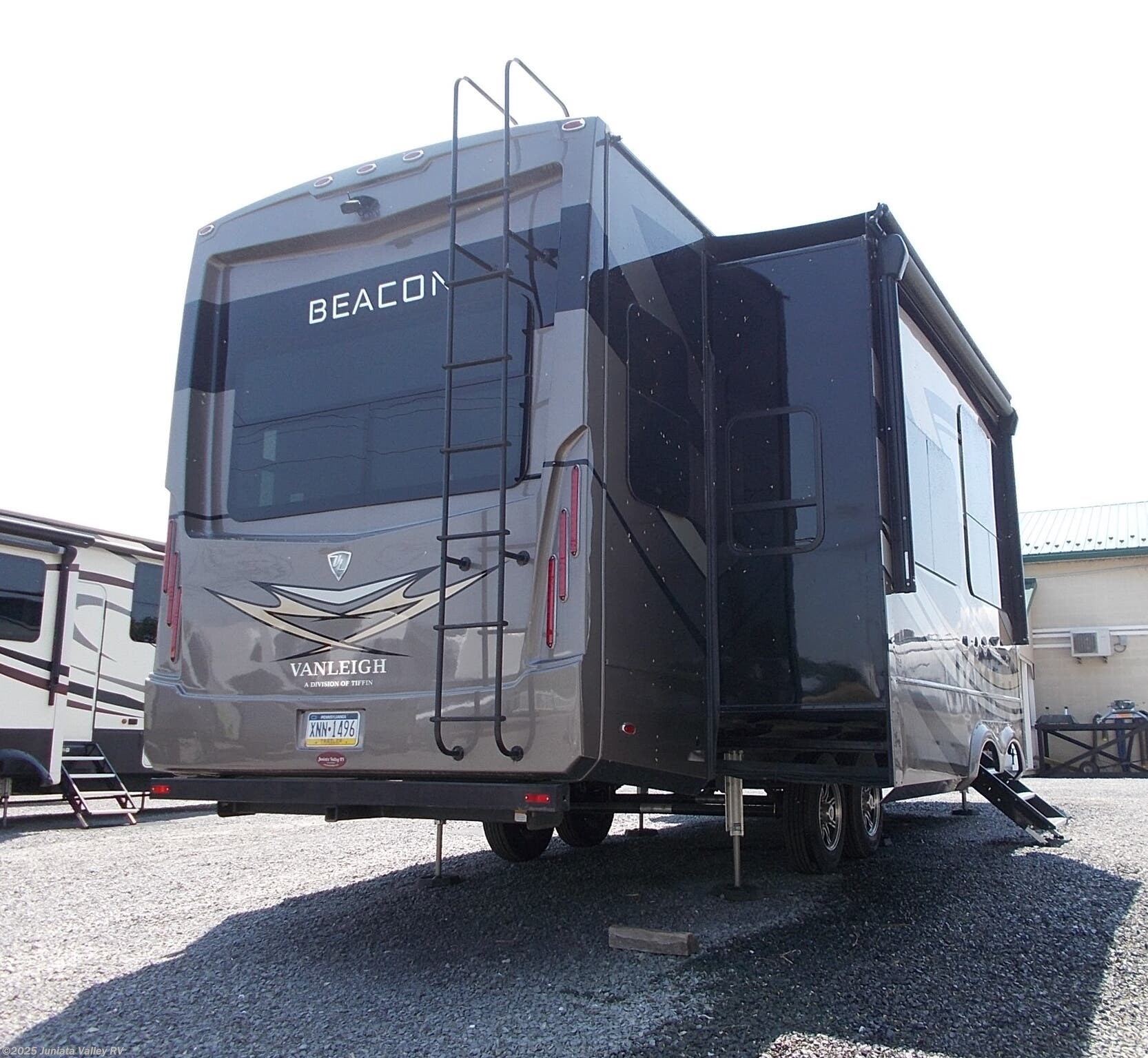 Used 2022 Vanleigh Beacon 34RLB available in Mifflintown, Pennsylvania