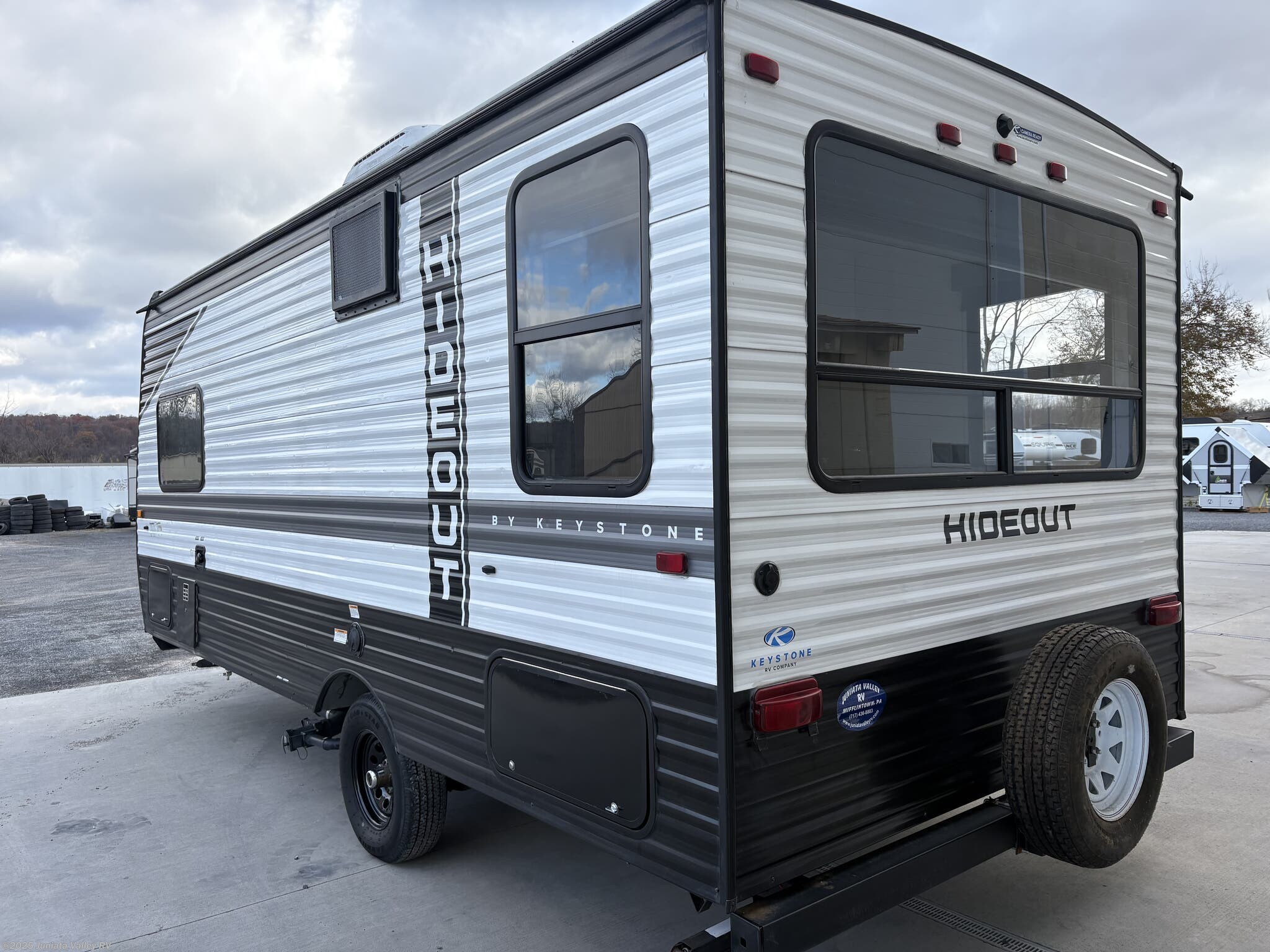 Contact us now about this 2022 Keystone Hideout 177RD! 2022 Hideout 177RD by Keystone from Juniata Valley RV in Mifflintown, Pennsylvania