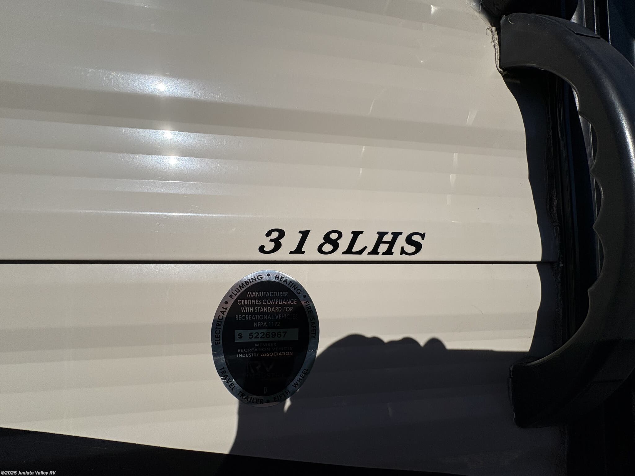 Call now about this 2019 Keystone Hideout 318LHS! 2019 Keystone Hideout 318LHS - Used Travel Trailer For Sale by Juniata Valley RV in Mifflintown, Pennsylvania features Outside Kitchen, AM/FM/CD, Solar Prep, Toilet, Air Conditioning