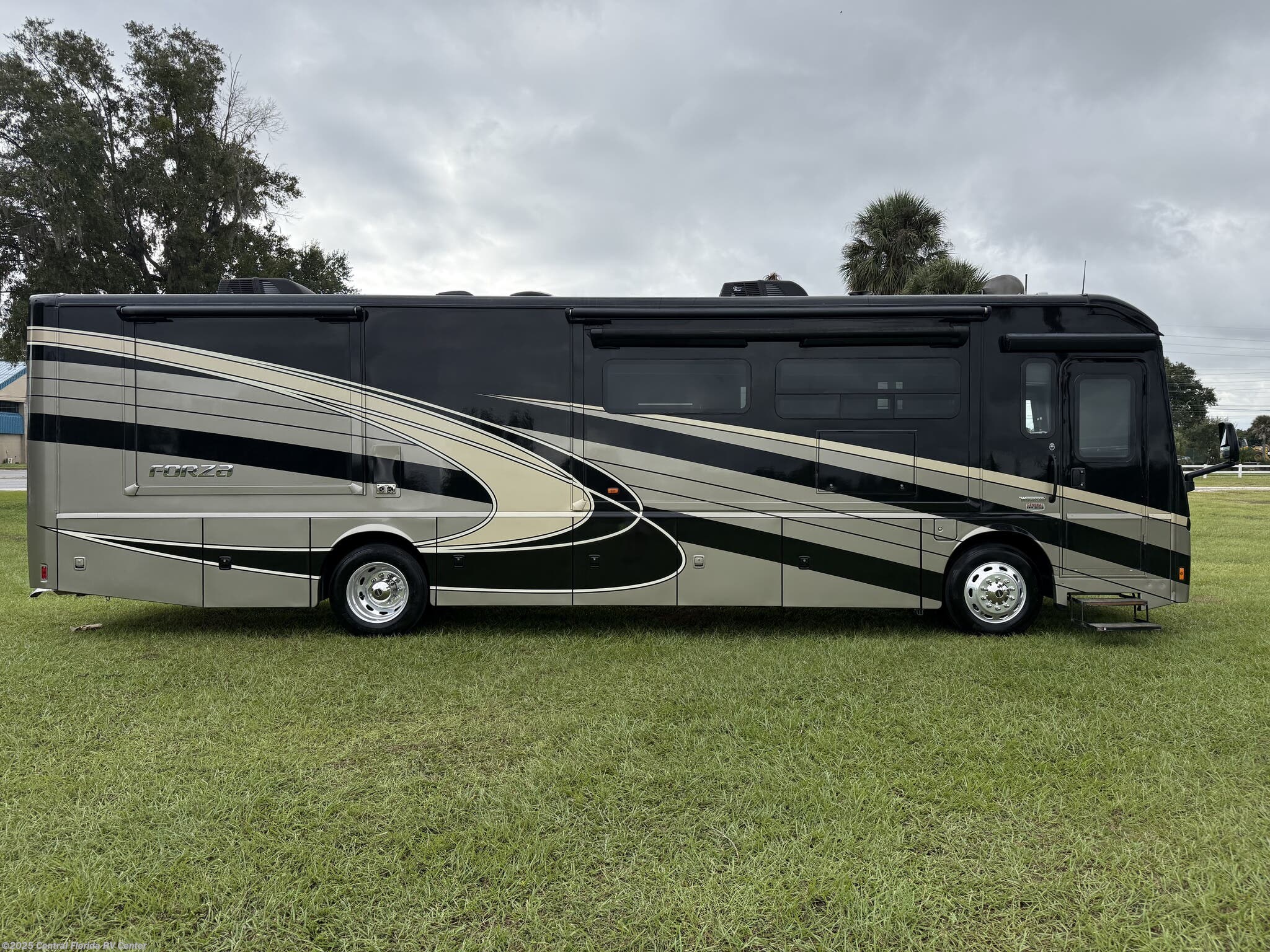 Call now about this 2022 Winnebago Forza 36H! 2022 Winnebago Forza 36H - Used Class A For Sale by Central Florida RV Center in Apopka, Florida features Toilet, Theater Seating, Power Awning, Washer, King Size Bed