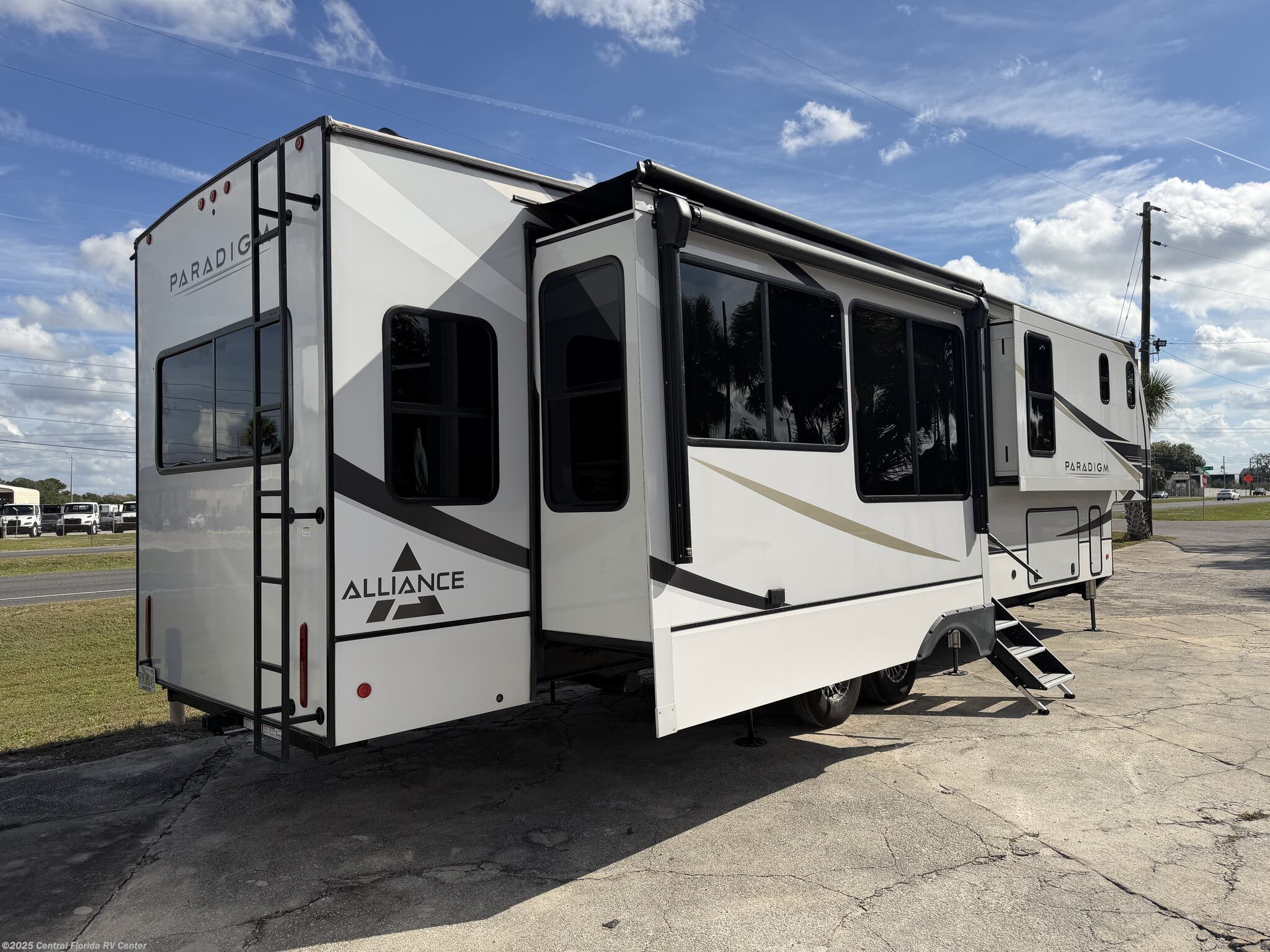 Contact us now about this 2024 Alliance RV Paradigm 370FB! 2024 Paradigm 370FB by Alliance RV from Central Florida RV Center in Apopka, Florida