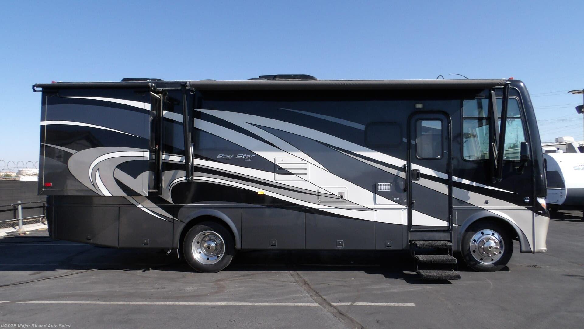 Contact us now about this 2015 Newmar Bay Star 2903! 2015 Bay Star 2903 by Newmar from Major RV and Auto Sales in Hesperia, California