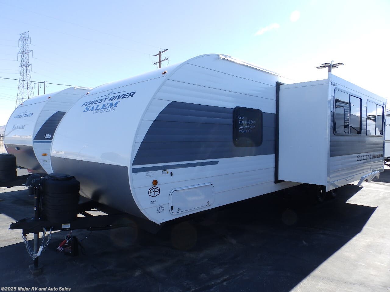 Email now about this 2026 Forest River Salem 26ICE, 1 SLIDE, 15K BTU A/C, REAR BUNKS, FRONT WAL! New 2026 Forest River Salem 26ICE, 1 SLIDE, 15K BTU A/C, REAR BUNKS, FRONT WAL available in Hesperia, California