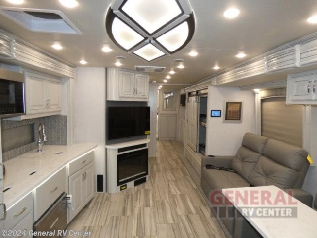 2024 Endeavor 38N by Holiday Rambler from General RV Center in North Canton, Ohio