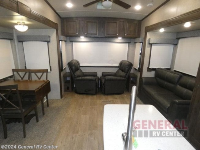 2018 Rockwood Signature Ultra Lite 8289WS by Forest River from General RV Center in North Canton, Ohio