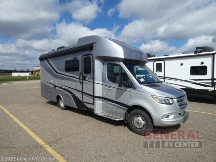 Email now about this 2021 Tiffin Wayfarer 25 RW! Used 2021 Tiffin Wayfarer 25 RW available in North Canton, Ohio