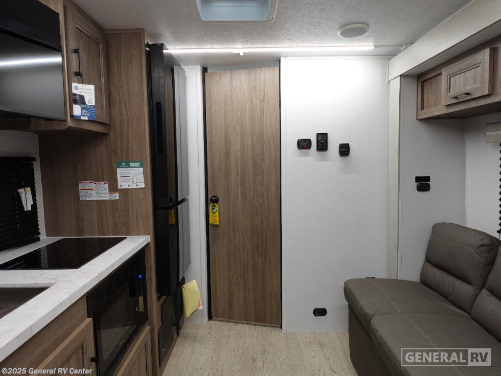 Call now about this 2026 Coachmen Freedom EXPRS 18SE! 2026 Coachmen Freedom EXPRS 18SE - New Travel Trailer For Sale by General RV Center in North Canton, Ohio