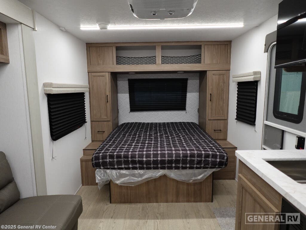 New 2026 Coachmen Freedom EXPRS 18SE available in North Canton, Ohio