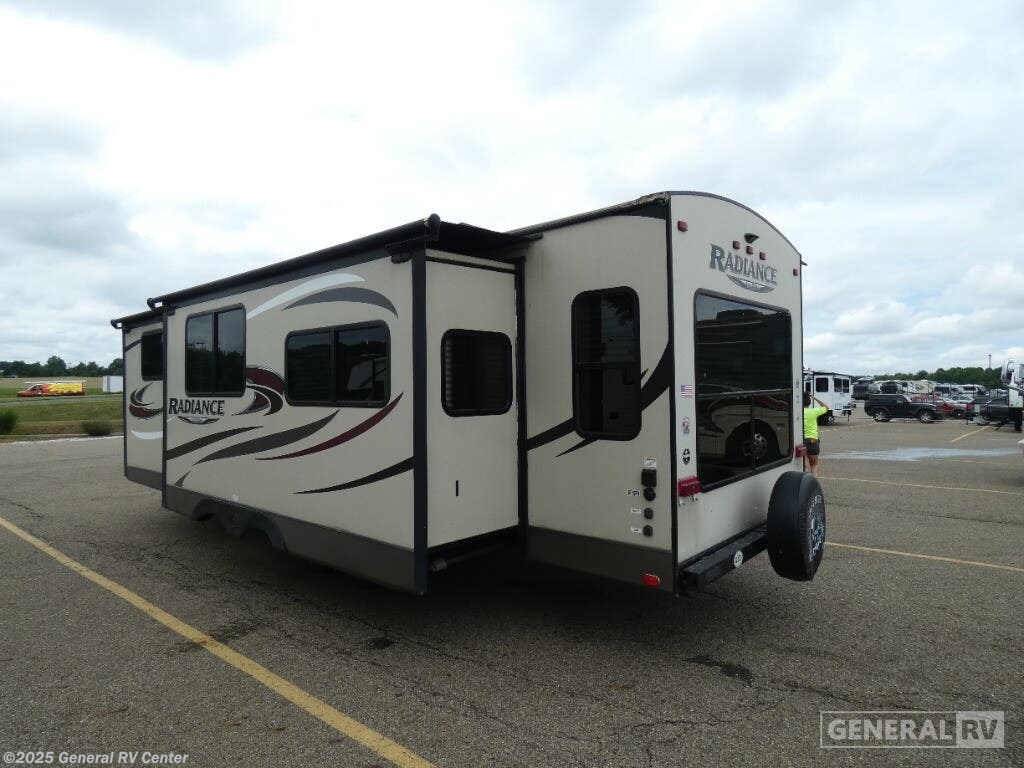Used 2016 Cruiser RV Radiance 28RLSS-2SL available in North Canton, Ohio