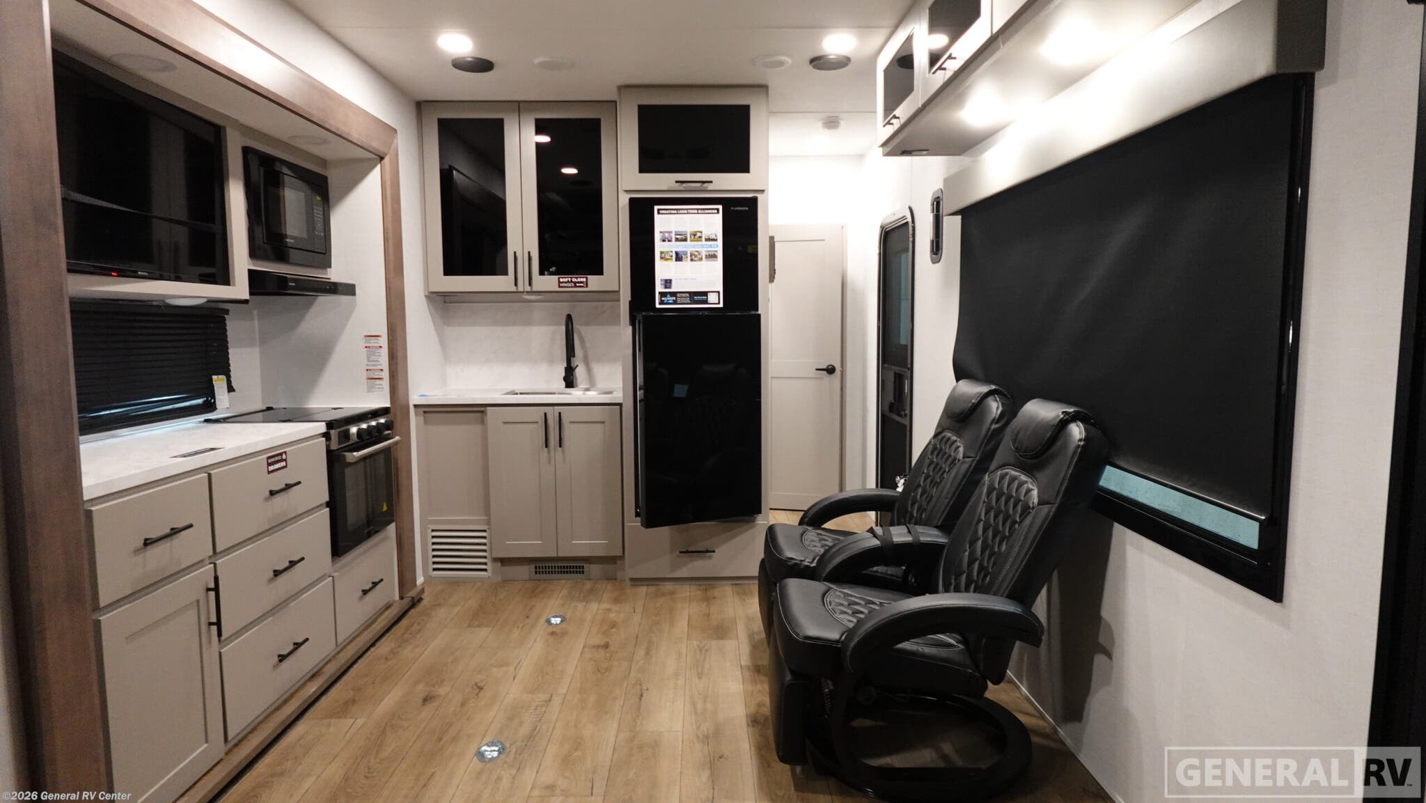 New 2026 Alliance RV Valor 27T14 available in North Canton, Ohio