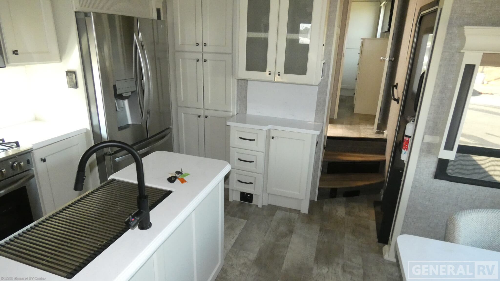 Used 2023 Vanleigh Beacon 42RDB available in North Canton, Ohio