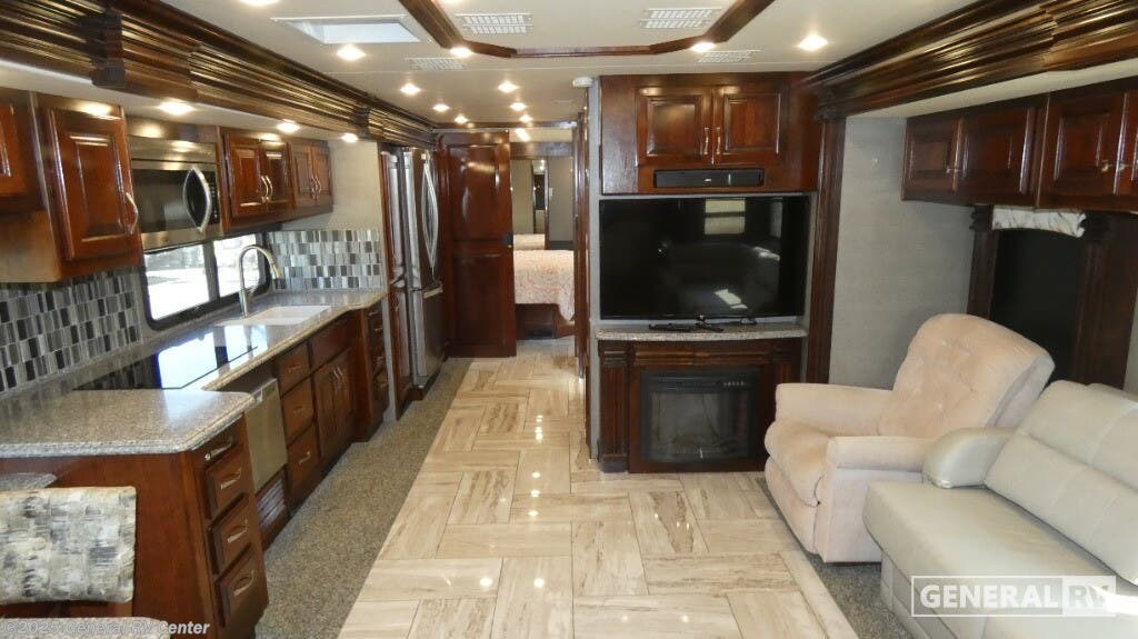 Call now about this 2018 Fleetwood Discovery LXE 39F! 2018 Fleetwood Discovery LXE 39F - Used Class A For Sale by General RV Center in North Canton, Ohio