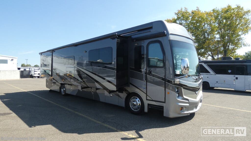 Email now about this 2018 Fleetwood Discovery LXE 39F! Used 2018 Fleetwood Discovery LXE 39F available in North Canton, Ohio