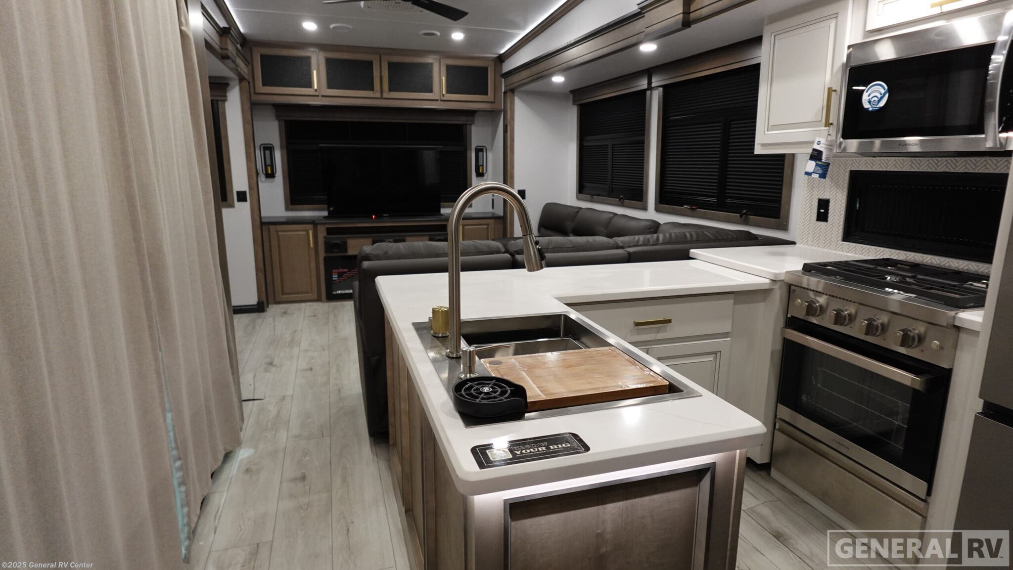 Call now about this 2026 Keystone Montana 3532SP! 2026 Keystone Montana 3532SP - New Fifth Wheel For Sale by General RV Center in North Canton, Ohio