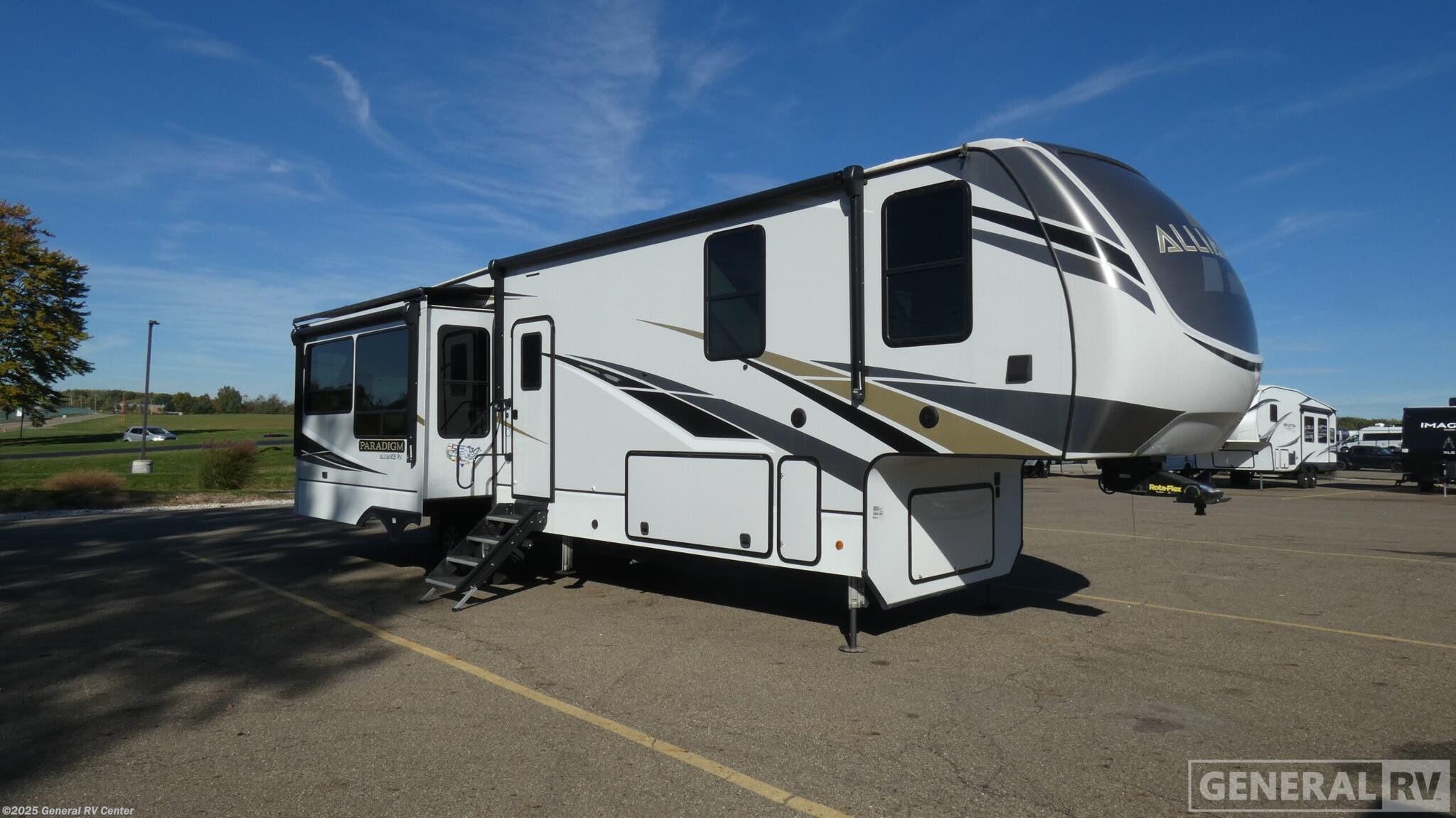 Email now about this 2021 Alliance RV Paradigm 340RL! Used 2021 Alliance RV Paradigm 340RL available in North Canton, Ohio