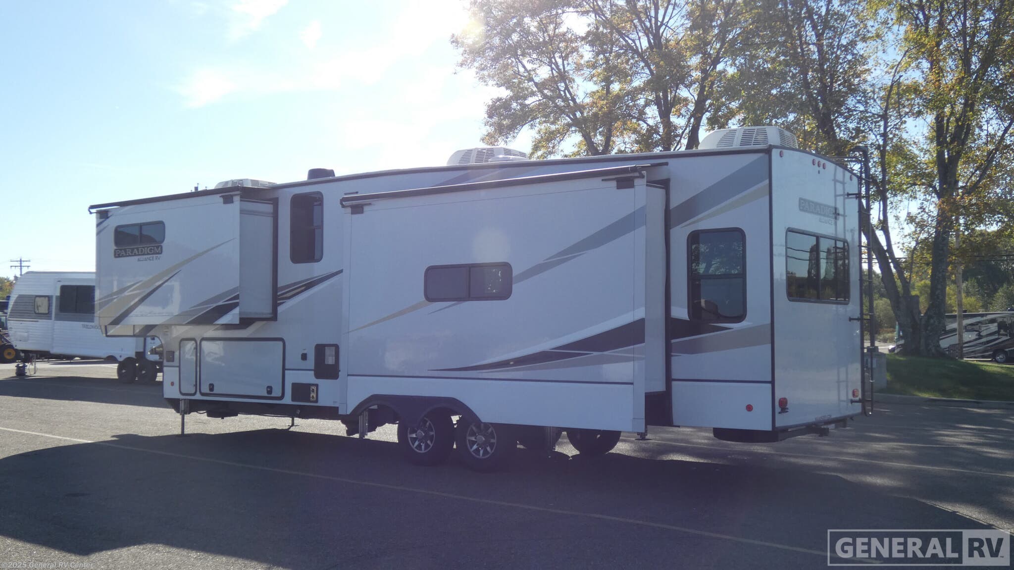 Contact us now about this 2021 Alliance RV Paradigm 340RL! 2021 Paradigm 340RL by Alliance RV from General RV Center in North Canton, Ohio