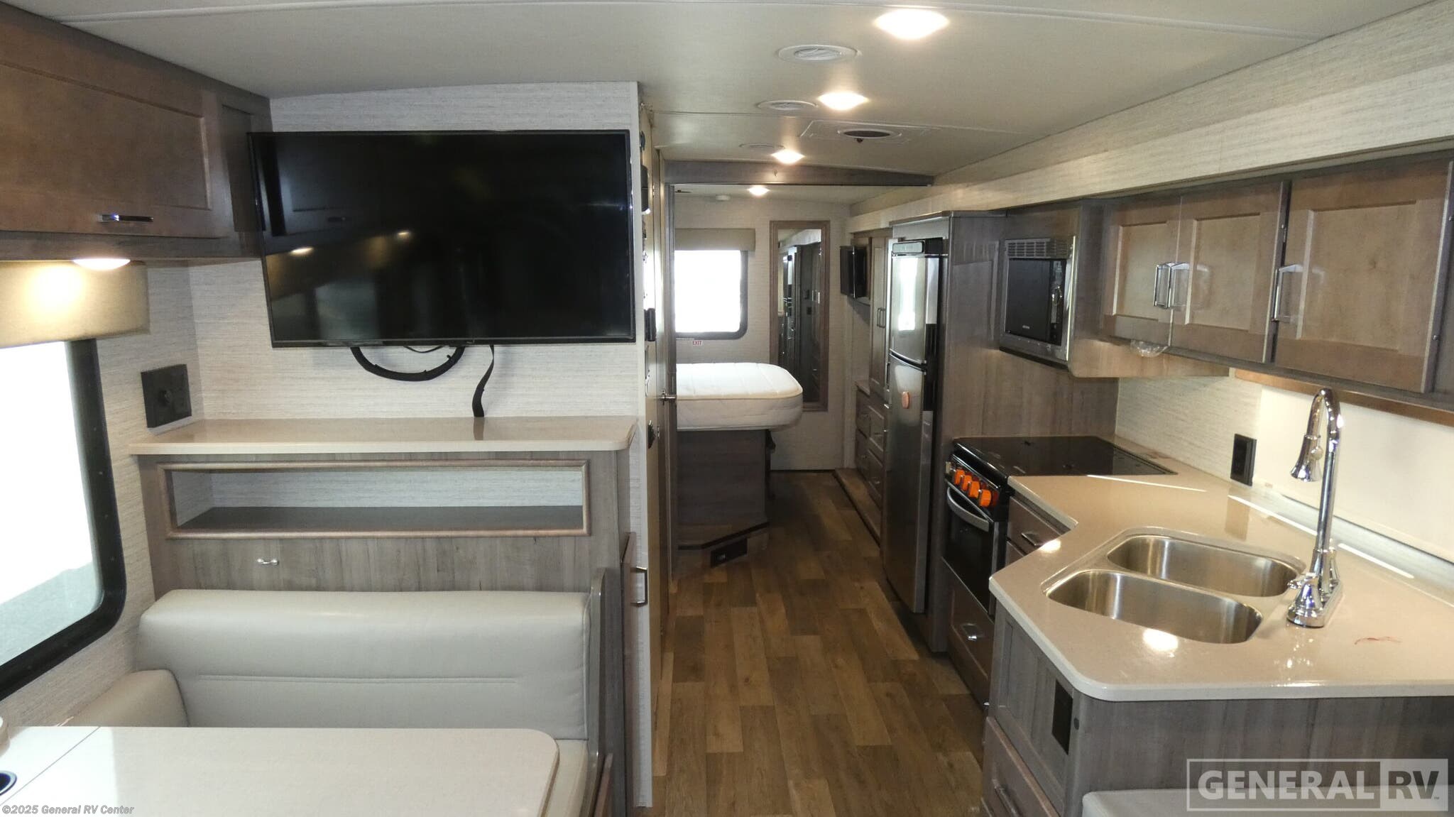 Call now about this 2021 Winnebago Vista 29V! 2021 Winnebago Vista 29V - Used Class A For Sale by General RV Center in North Canton, Ohio